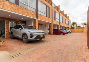 4 Bedrooms Bedrooms, 0 ,4 BathroomsBathrooms,Casa,Venta,0,1070