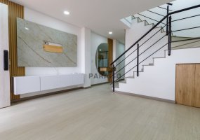 4 Bedrooms Bedrooms, 0 ,4 BathroomsBathrooms,Casa,Venta,0,1070